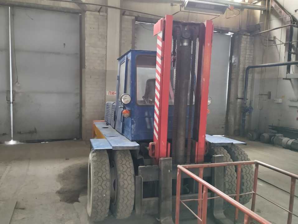 Львовский Автопогрузчик АП-4045, 2000 год, 450 000 рублей, 4 фотография