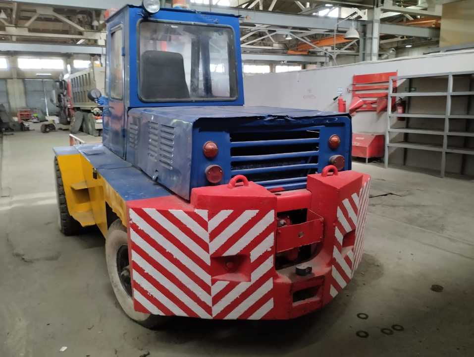 Львовский Автопогрузчик АП-4045, 2000 год, 450 000 рублей, 3 фотография
