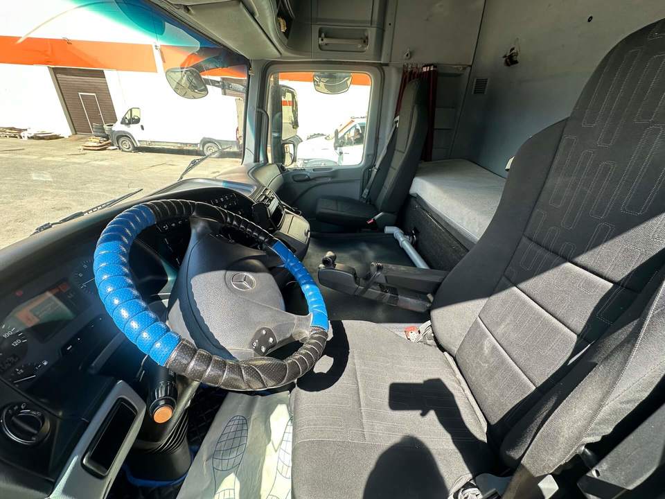Mercedes-Benz Actros, 2015 год, 2 289 000 рублей, 11 фотография