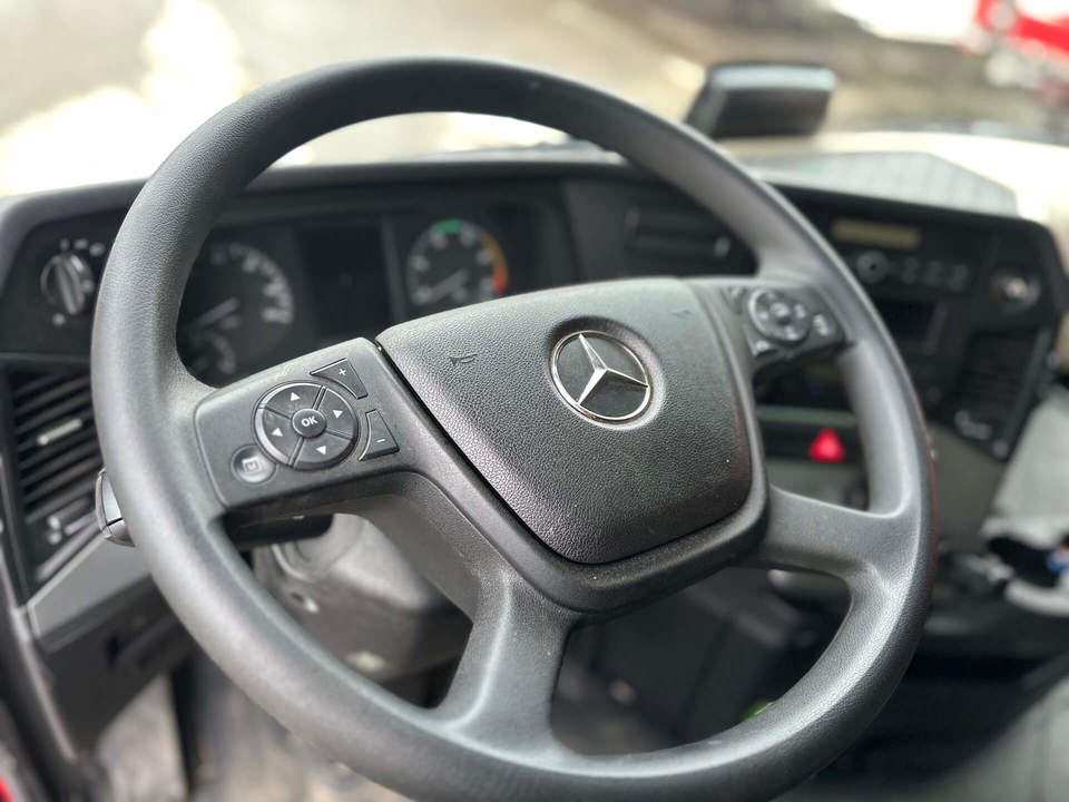 Mercedes-Benz Actros, 2023 год, 9 550 000 рублей, 13 фотография