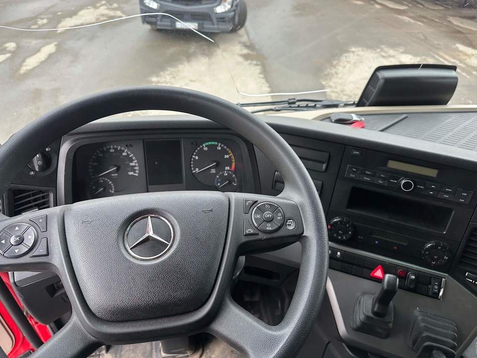 Mercedes-Benz Actros, 2023 год, 9 550 000 рублей, 14 фотография