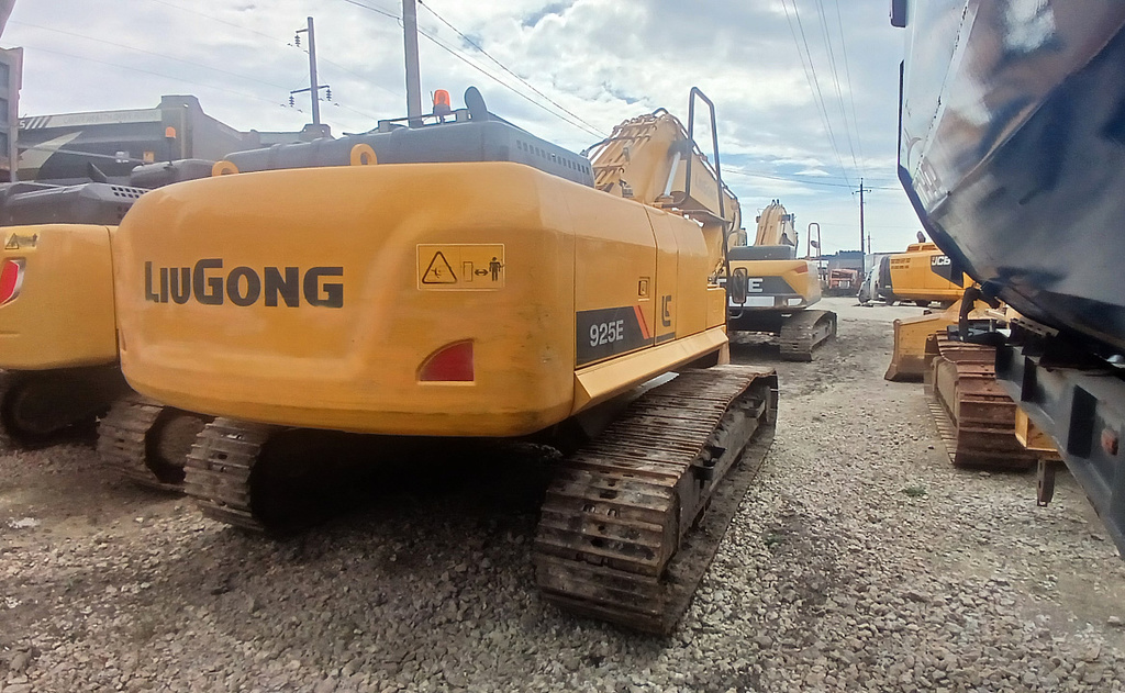 LiuGong CLG 922E, 8 500 000 рублей, 3 фотография