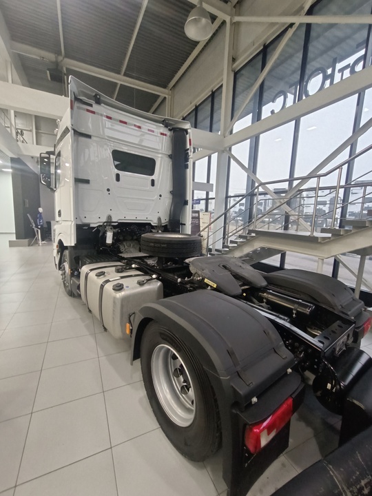 Mercedes-Benz Actros, 2024 год, 11 300 000 рублей, 2 фотография