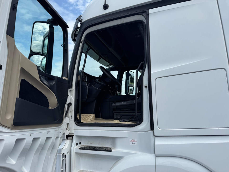 Mercedes-Benz Actros, 2021 год, 8 100 000 рублей, 9 фотография