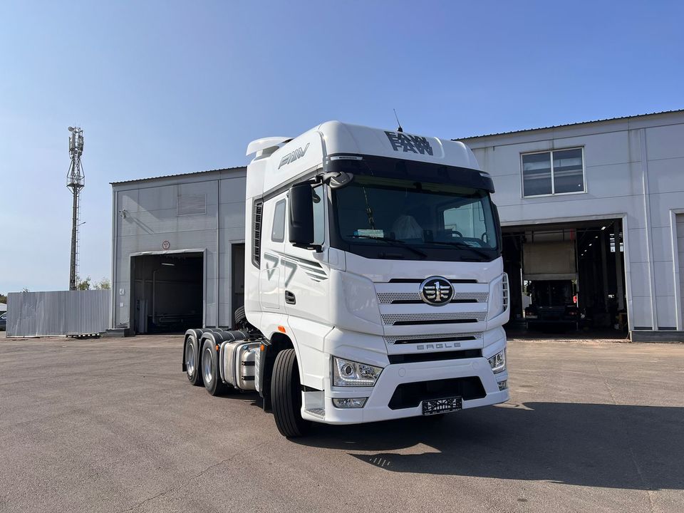 FAW J6 CA4250, 2024 год, 9 900 000 рублей, 2 фотография