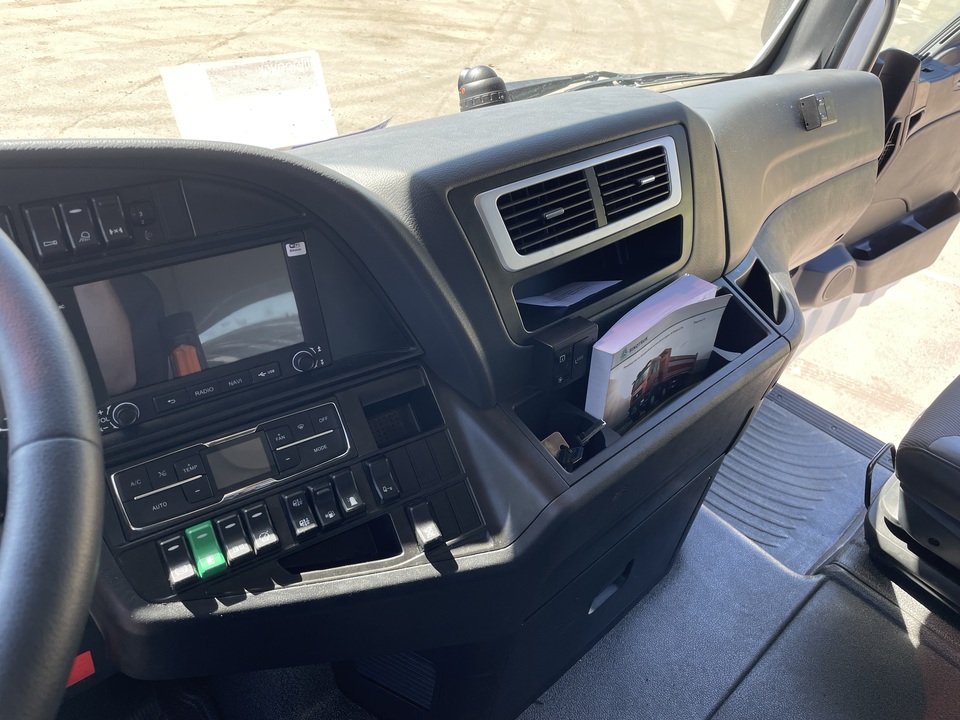 Sinotruk Hania (Howo) 6x4, 2023 год, 8 700 000 рублей, 7 фотография