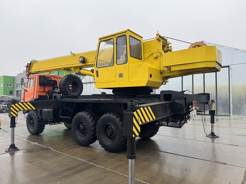 Ивановец КС-45717, 2011 год, 3 200 000 рублей, 4 фотография