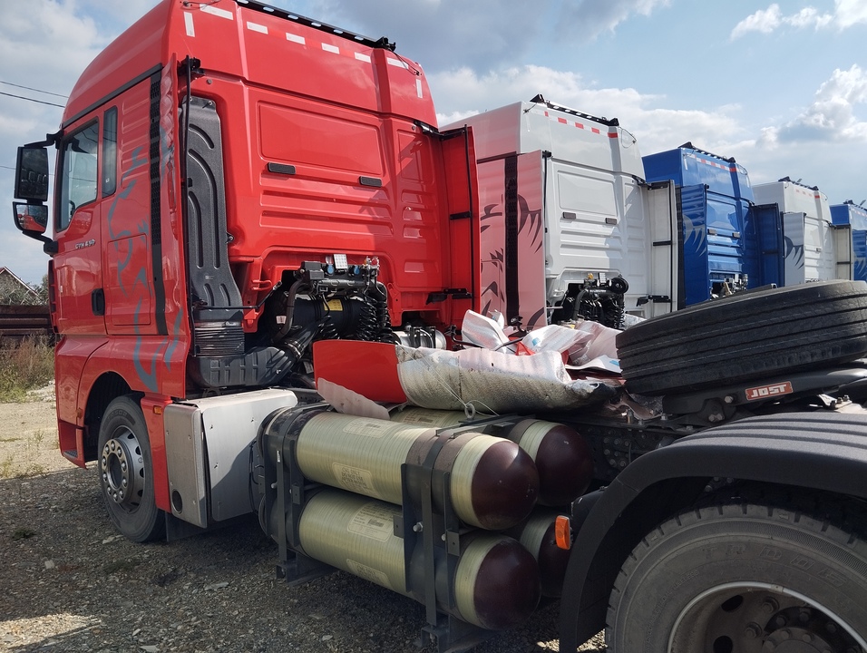 Howo 4X2, 2024 год, 9 780 000 рублей, 2 фотография