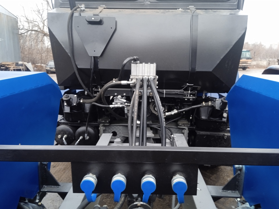 ХТЗ Т-150К, 2000 год, 2 800 000 рублей, 22 фотография