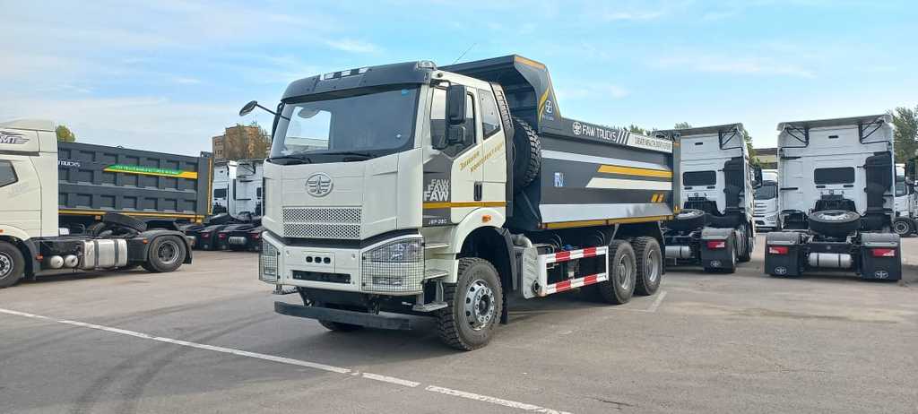 FAW J6 CA3250, 2023 год, 8 240 000 рублей, 1 фотография