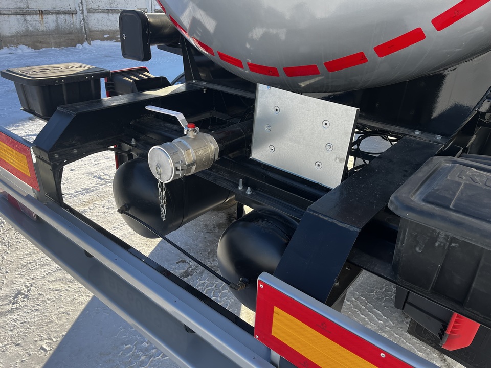 НефАЗ П/п цистерна, 2014 год, 3 385 000 рублей, 7 фотография