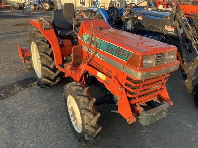 Kubota L1, 1988 год, 884 000 рублей, 2 фотография