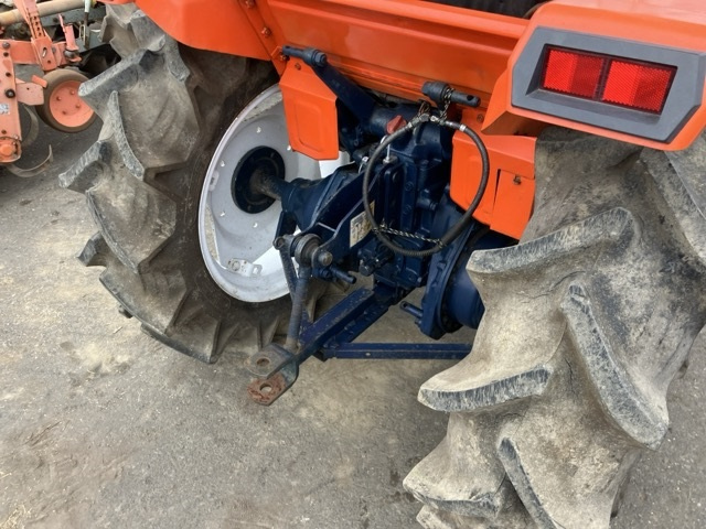 Kubota L1, 1986 год, 821 000 рублей, 7 фотография