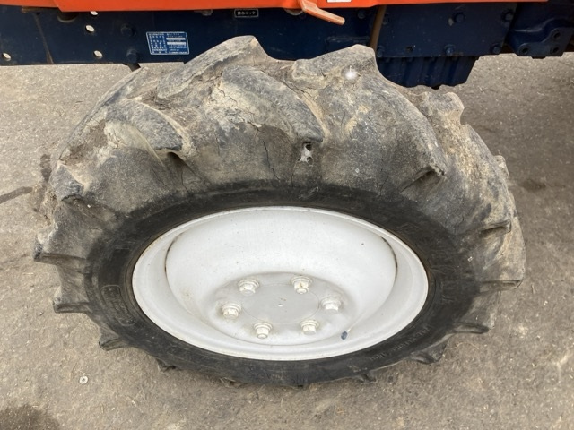 Kubota L1, 1986 год, 821 000 рублей, 9 фотография