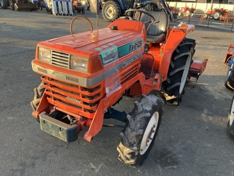 Kubota L1, 1988 год, 884 000 рублей, 1 фотография