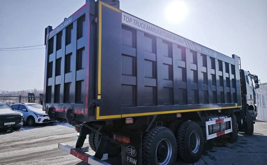 FAW J6 CA3310, 2023 год, 7 800 000 рублей, 2 фотография