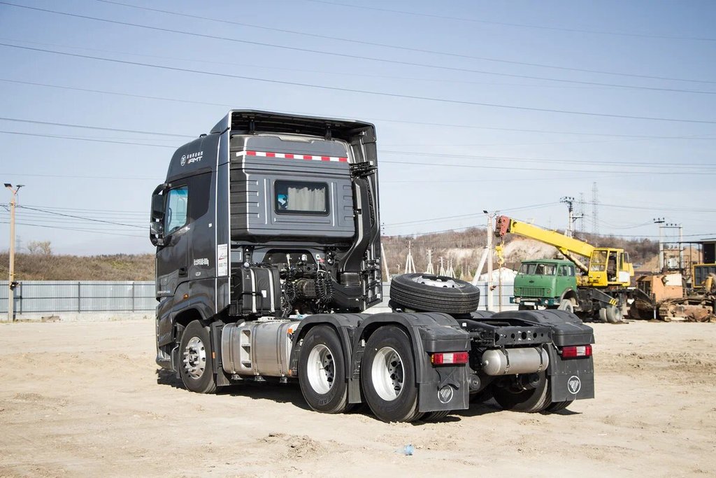 Foton Auman EST A, 2023 год, 6 400 000 рублей, 3 фотография