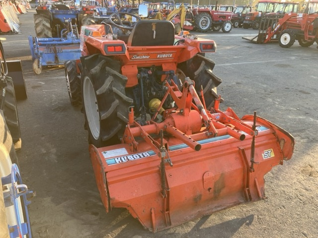 Kubota L1, 1988 год, 884 000 рублей, 4 фотография