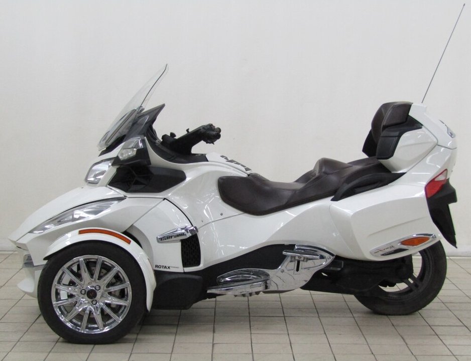 BRP Can-Am Spyder, 2016 год, 400 000 рублей, 2 фотография