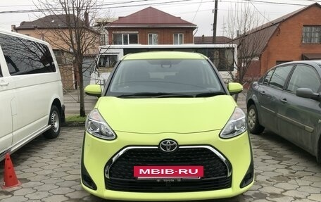 Toyota Sienta II, 2019 год, 1 950 000 рублей, 2 фотография