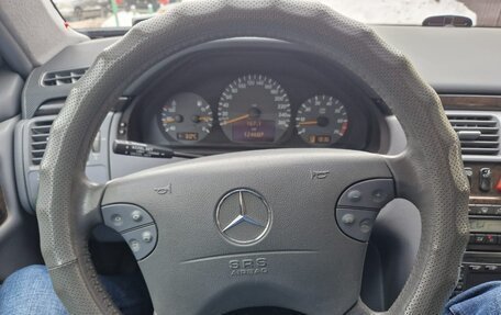 Mercedes-Benz E-Класс, 1999 год, 900 000 рублей, 11 фотография