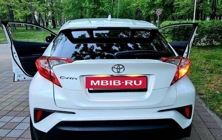 Toyota C-HR I рестайлинг, 2020 год, 2 300 000 рублей, 10 фотография