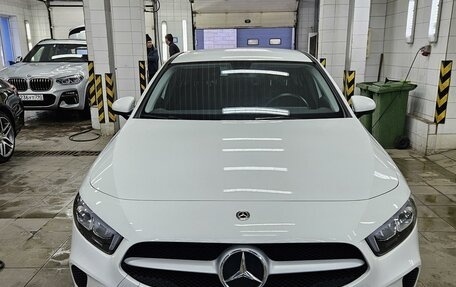 Mercedes-Benz A-Класс, 2019 год, 3 950 000 рублей, 2 фотография
