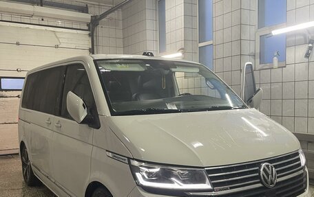Volkswagen Multivan T6 рестайлинг, 2020 год, 6 500 000 рублей, 3 фотография