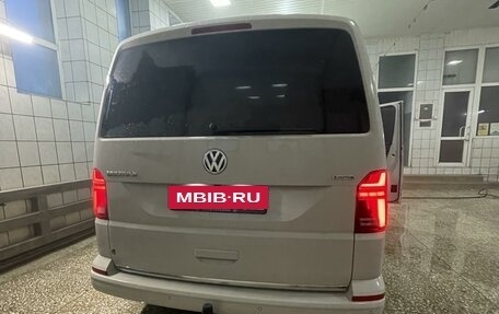 Volkswagen Multivan T6 рестайлинг, 2020 год, 6 500 000 рублей, 4 фотография