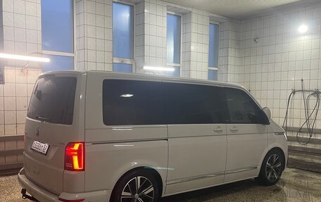Volkswagen Multivan T6 рестайлинг, 2020 год, 6 500 000 рублей, 9 фотография