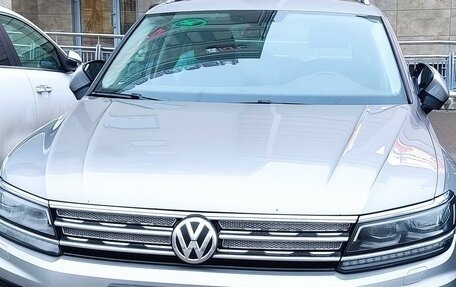 Volkswagen Tiguan II, 2017 год, 2 649 900 рублей, 2 фотография