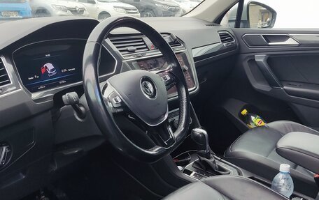 Volkswagen Tiguan II, 2017 год, 2 649 900 рублей, 14 фотография