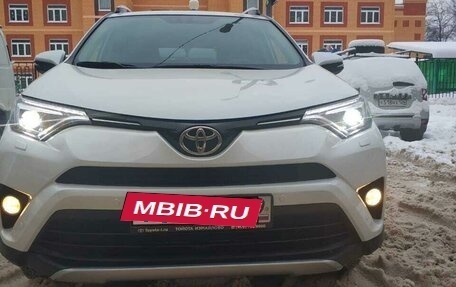 Toyota RAV4, 2018 год, 2 900 000 рублей, 2 фотография