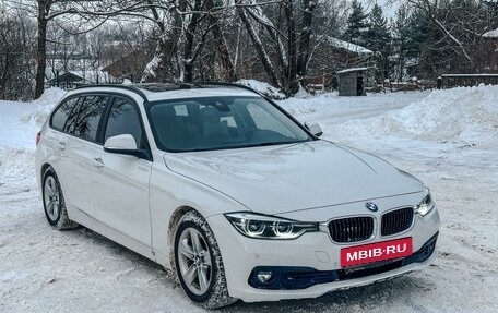 BMW 3 серия, 2018 год, 2 220 000 рублей, 3 фотография