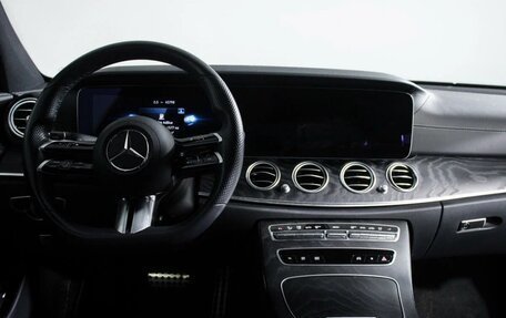 Mercedes-Benz E-Класс, 2021 год, 6 300 000 рублей, 6 фотография