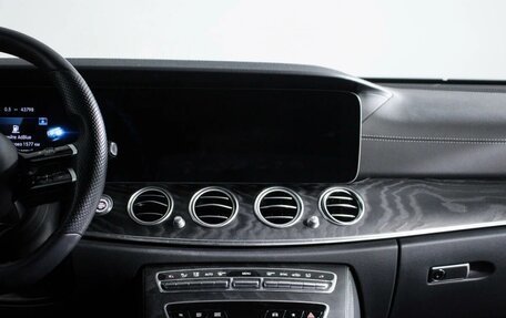 Mercedes-Benz E-Класс, 2021 год, 6 300 000 рублей, 7 фотография