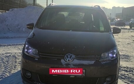 Volkswagen Touran III, 2012 год, 1 500 000 рублей, 4 фотография