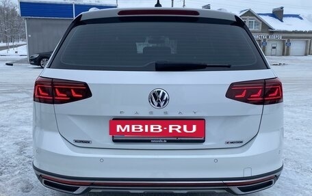 Volkswagen Passat B8 рестайлинг, 2019 год, 3 450 000 рублей, 4 фотография