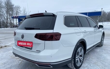 Volkswagen Passat B8 рестайлинг, 2019 год, 3 450 000 рублей, 3 фотография