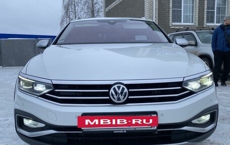Volkswagen Passat B8 рестайлинг, 2019 год, 3 450 000 рублей, 8 фотография