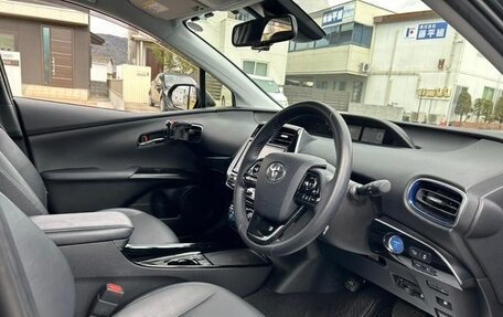 Toyota Prius IV XW50, 2020 год, 1 450 000 рублей, 10 фотография