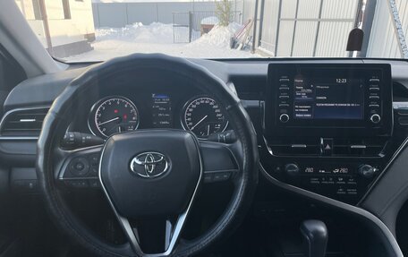 Toyota Camry, 2022 год, 3 600 000 рублей, 4 фотография