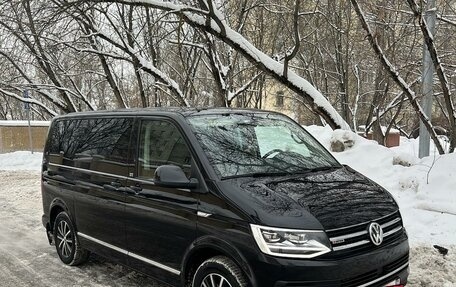 Volkswagen Multivan T6 рестайлинг, 2018 год, 4 900 000 рублей, 3 фотография