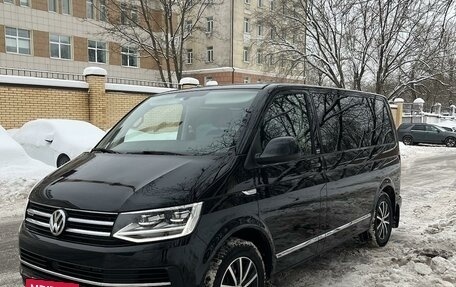 Volkswagen Multivan T6 рестайлинг, 2018 год, 4 900 000 рублей, 2 фотография