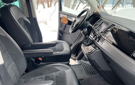 Volkswagen Multivan T6 рестайлинг, 2018 год, 4 900 000 рублей, 17 фотография