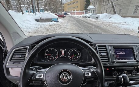 Volkswagen Multivan T6 рестайлинг, 2018 год, 4 900 000 рублей, 12 фотография