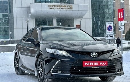 Toyota Camry, 2021 год, 3 749 000 рублей, 6 фотография
