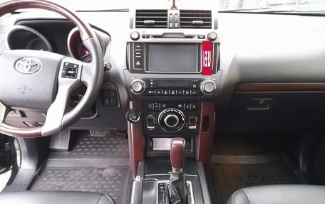 Toyota Land Cruiser Prado 150 рестайлинг 2, 2015 год, 4 900 000 рублей, 13 фотография