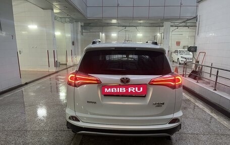 Toyota RAV4, 2017 год, 2 800 000 рублей, 3 фотография