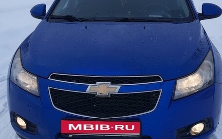 Chevrolet Cruze II, 2011 год, 900 000 рублей, 3 фотография